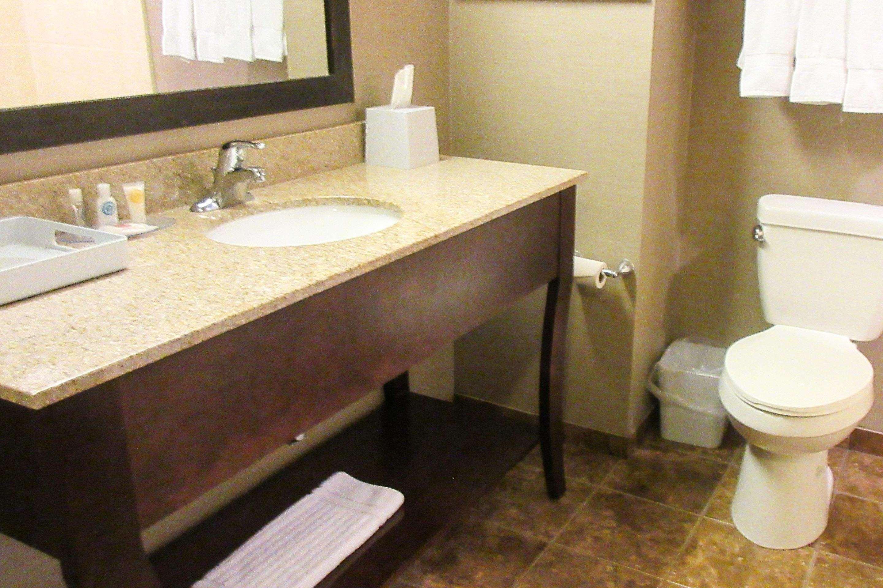 Sonesta Essential Minot Hotel Ngoại thất bức ảnh