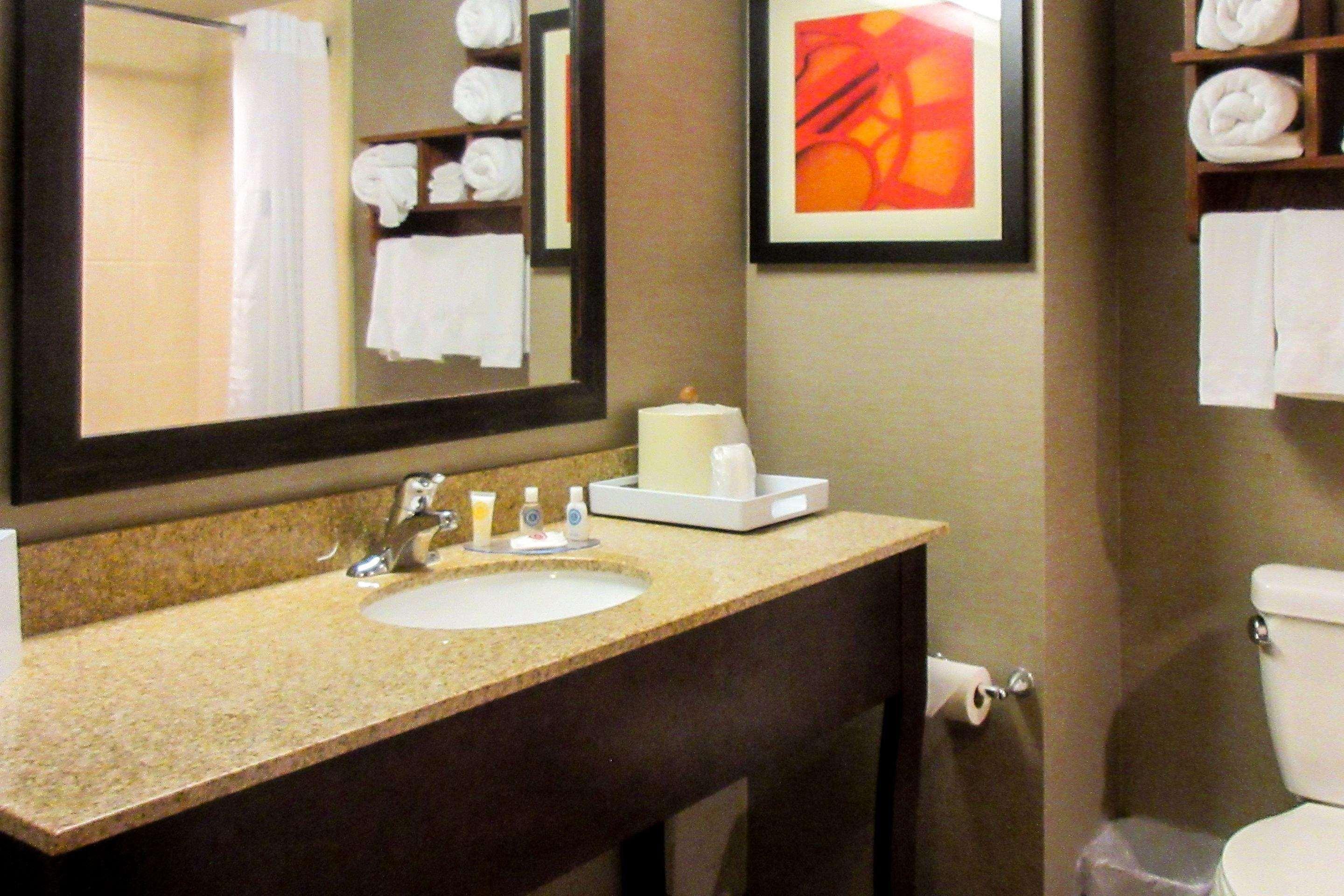 Sonesta Essential Minot Hotel Ngoại thất bức ảnh